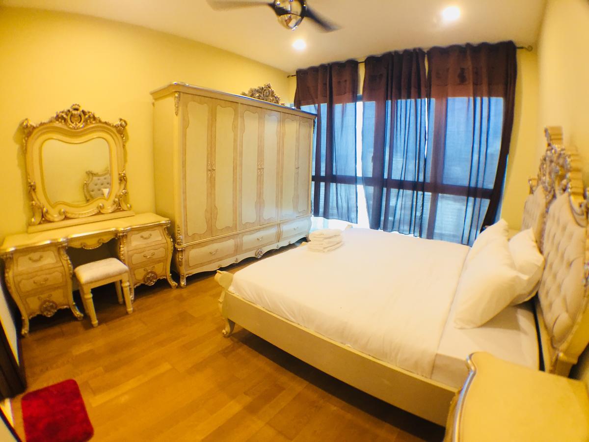 Regalia Suites By Ihost Kuala Lumpur Bagian luar foto