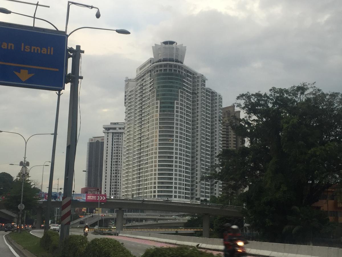 Regalia Suites By Ihost Kuala Lumpur Bagian luar foto